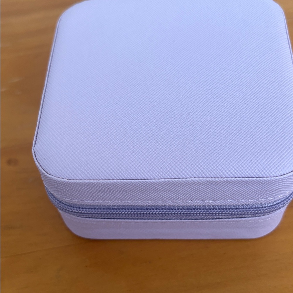 NWOT Lavender Jewelry Travel Case